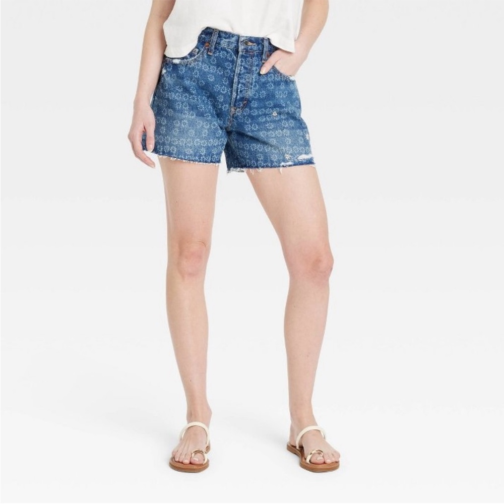 NWT Universal Thread Daisy Floral Print Denim Shorts